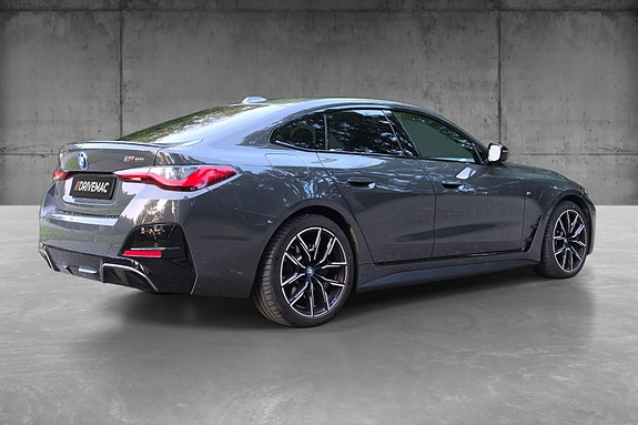 BMW i4 18 of 20