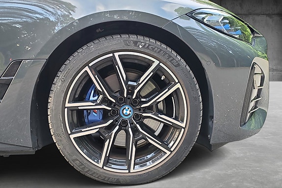 BMW i4 9 of 20
