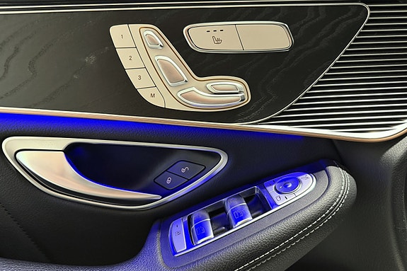 Mercedes-Benz EQC400 27 of 30