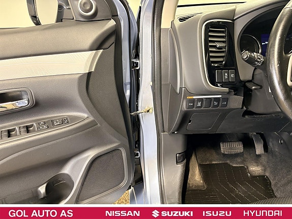 Mitsubishi Outlander 13 of 30