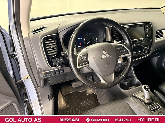Mitsubishi Outlander 12 of 30