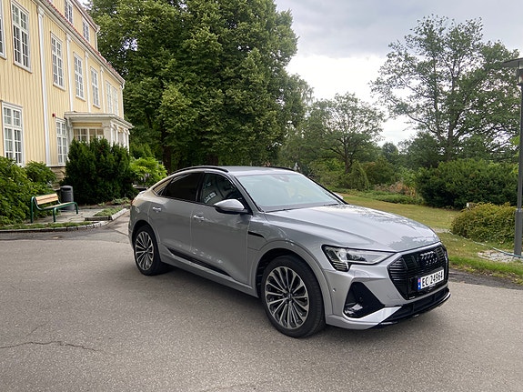 Audi e-tron Sportback 2 of 29