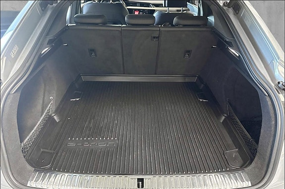 Audi e-tron Sportback 28 of 29