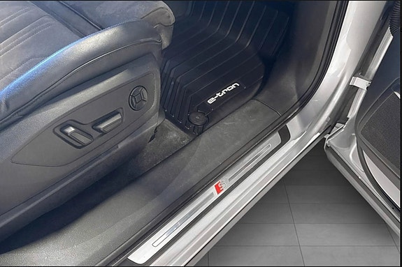 Audi e-tron Sportback 27 of 29