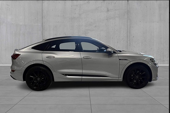 Audi e-tron Sportback 13 of 29