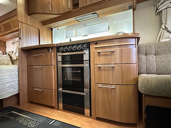 KABE ROYAL 720 TDL K.S. Alde / Stort bad / Lydpakke / Stekeo 16 of 30