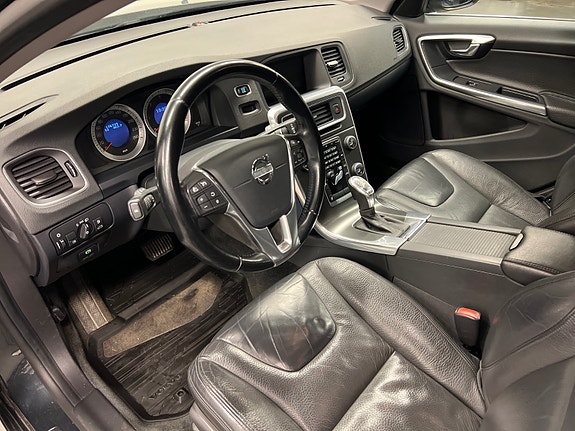 Volvo V60 7 of 27