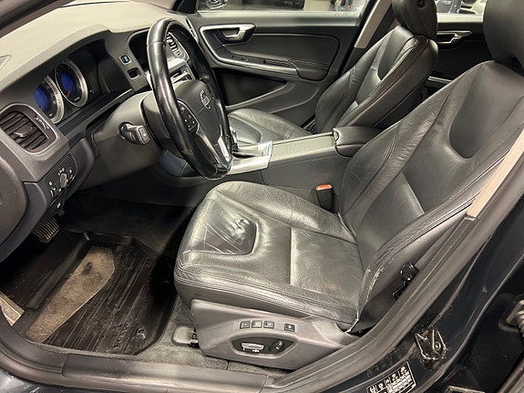 Volvo V60 9 of 27