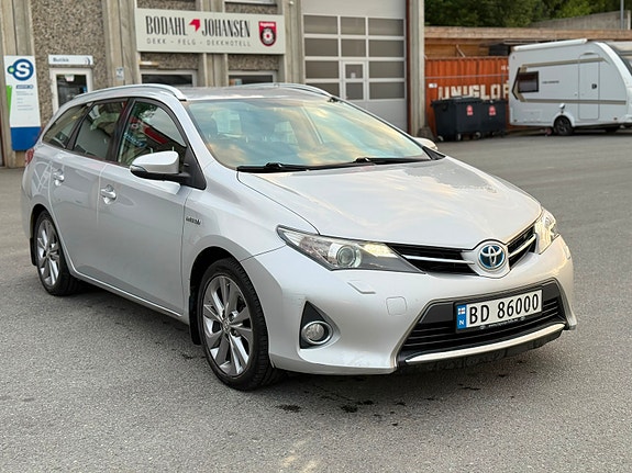Toyota Auris 7 of 29