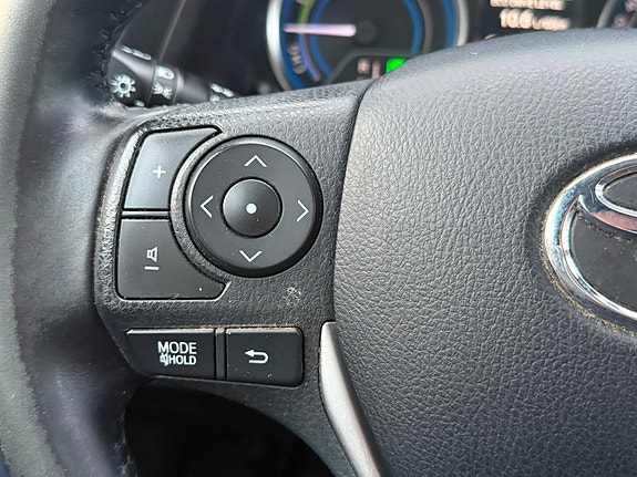 Toyota Auris 11 of 29