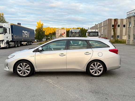 Toyota Auris 3 of 29