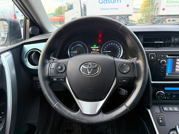 Toyota Auris 17 of 29