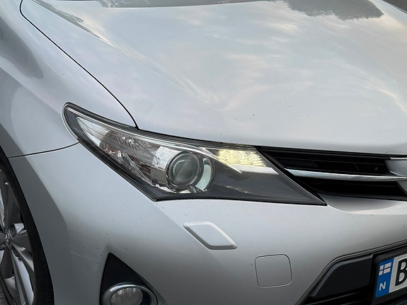 Toyota Auris 29 of 29