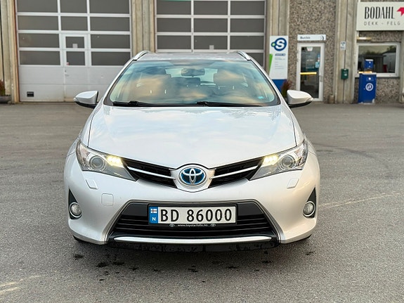 Toyota Auris 8 of 29