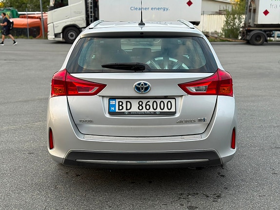Toyota Auris 4 of 29