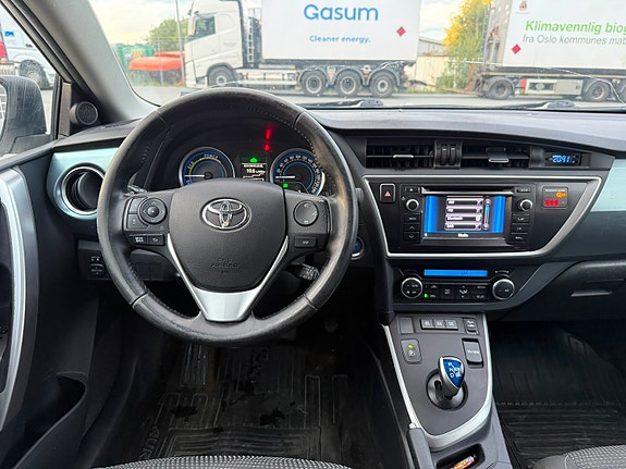 Toyota Auris 18 of 29
