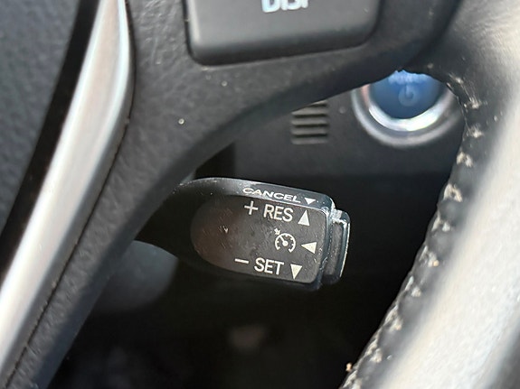 Toyota Auris 26 of 29
