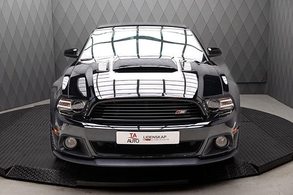 Ford Mustang 4 of 30