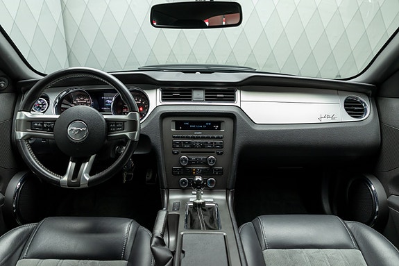 Ford Mustang 19 of 30