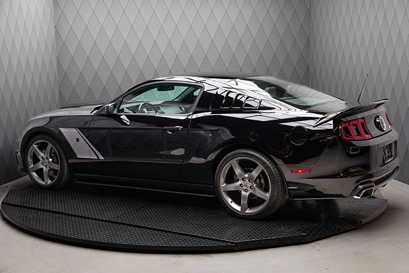 Ford Mustang 9 of 30