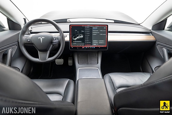 Tesla Model 3 7 of 30