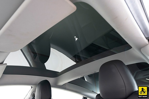 Tesla Model 3 25 of 30