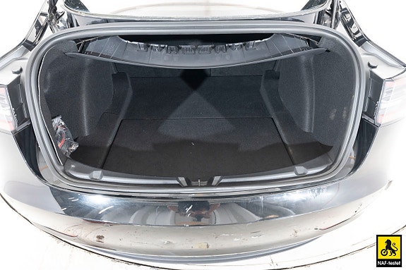Tesla Model 3 26 of 30