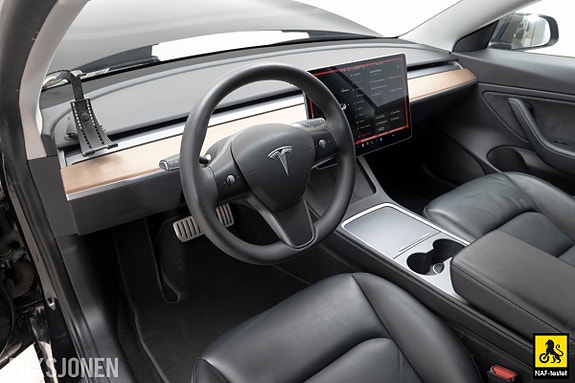Tesla Model 3 8 of 30