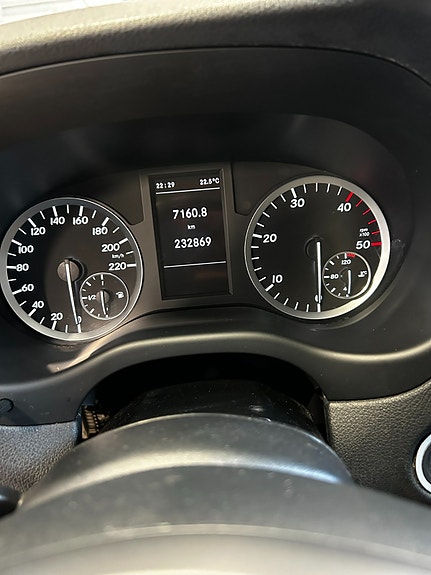 Mercedes-Benz Vito 111 11 of 12