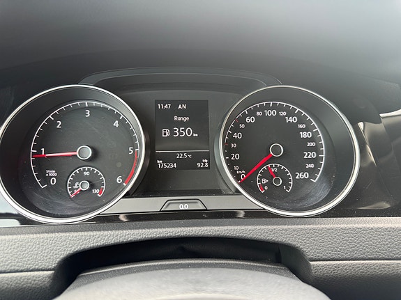 Volkswagen Golf VII 15 of 18