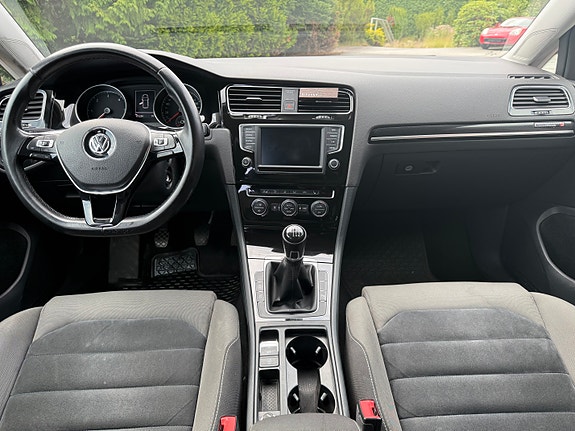Volkswagen Golf VII 14 of 18