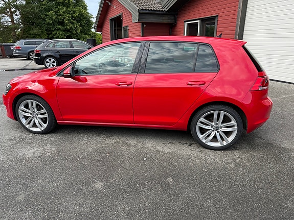 Volkswagen Golf VII 11 of 18