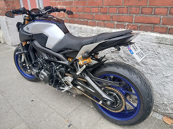 Yamaha MT-09 SP med Akrapoviq og Øhlins 5 of 11