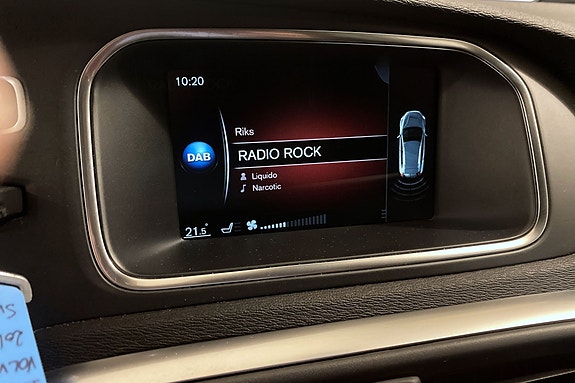 Avansert infotainment med oversiktlig meny og smart navigasjon.