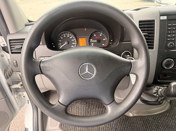Mercedes-Benz Sprinter 13 of 20