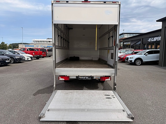 Mercedes-Benz Sprinter 19 of 20