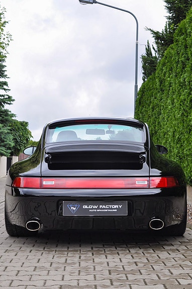 Porsche 911 Carrera 11 of 30