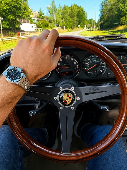 Porsche 911 Carrera 4 of 30