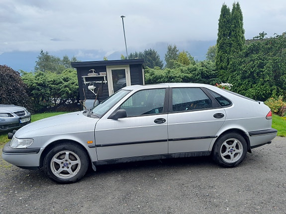 Saab 900 8 of 22
