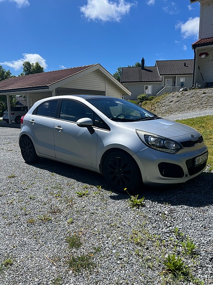 Kia Rio 2 of 14