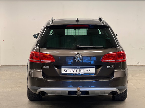 Volkswagen Passat Alltrack 5 of 24