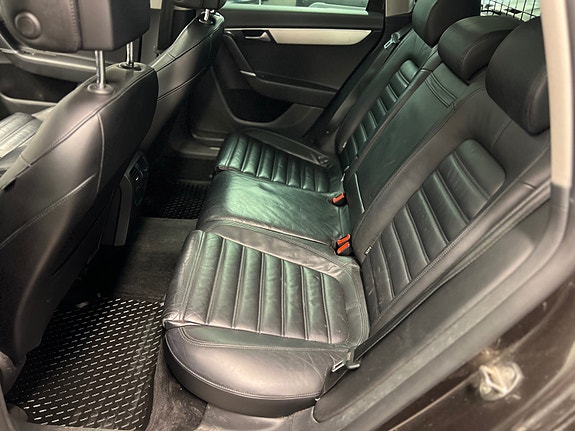 Volkswagen Passat Alltrack 11 of 24