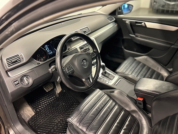 Volkswagen Passat Alltrack 8 of 24