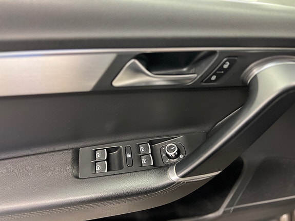 Volkswagen Passat Alltrack 20 of 24