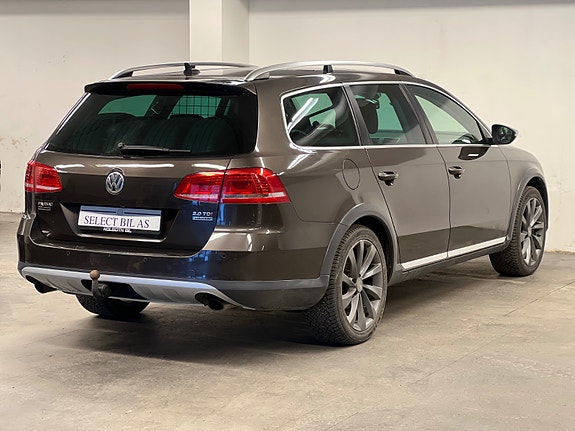 Volkswagen Passat Alltrack 4 of 24