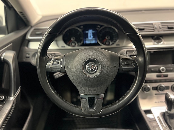 Volkswagen Passat Alltrack 17 of 24