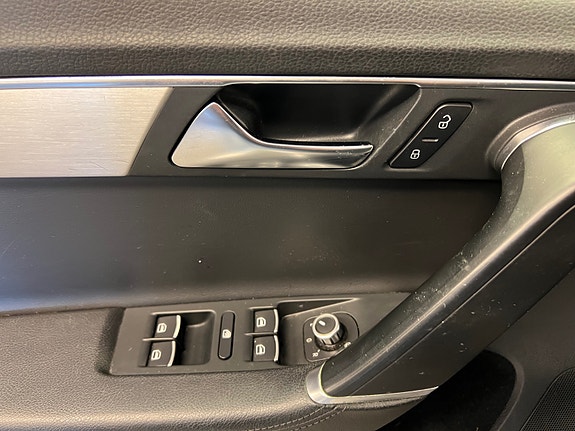 Volkswagen Passat Alltrack 16 of 21