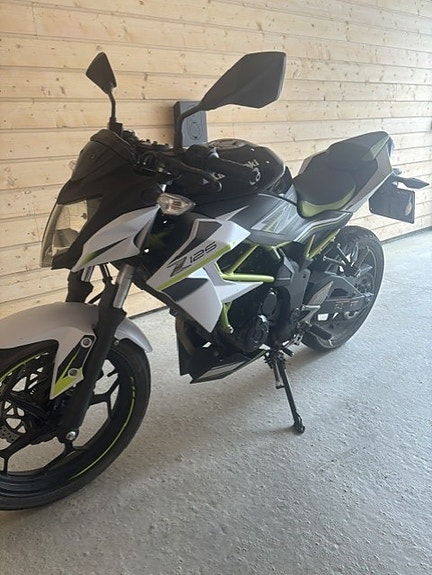 Kawasaki Z 125 6 of 6