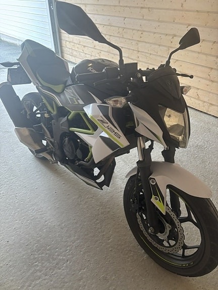 Kawasaki Z 125 4 of 6