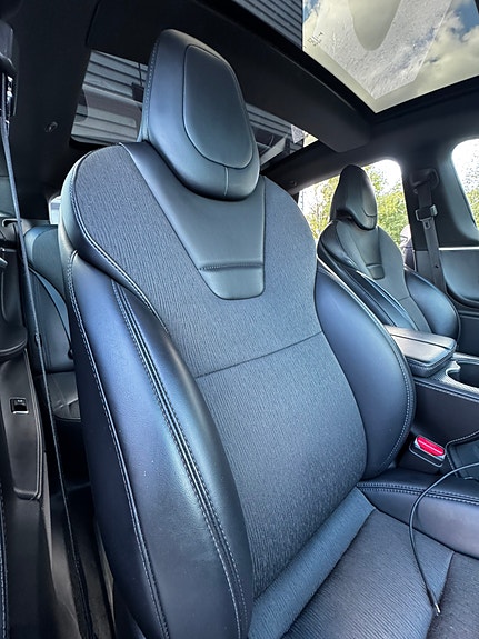 Tesla Model S 24 of 30